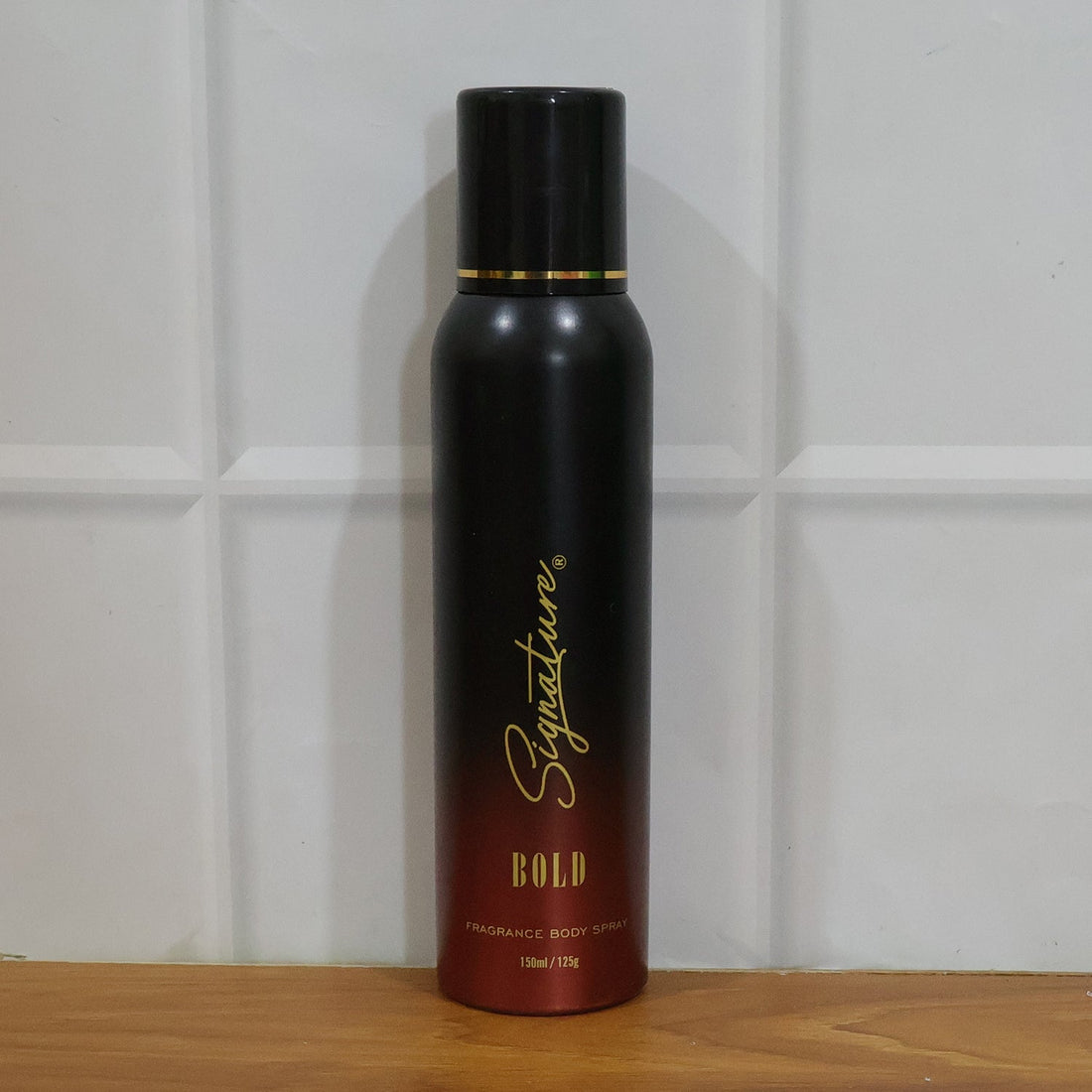 Masculine bold deodorant spray Signature