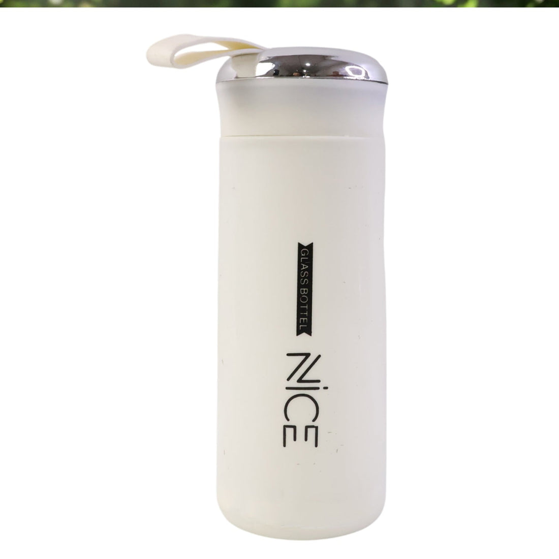 Glass water bottle suited for gym and office hydration