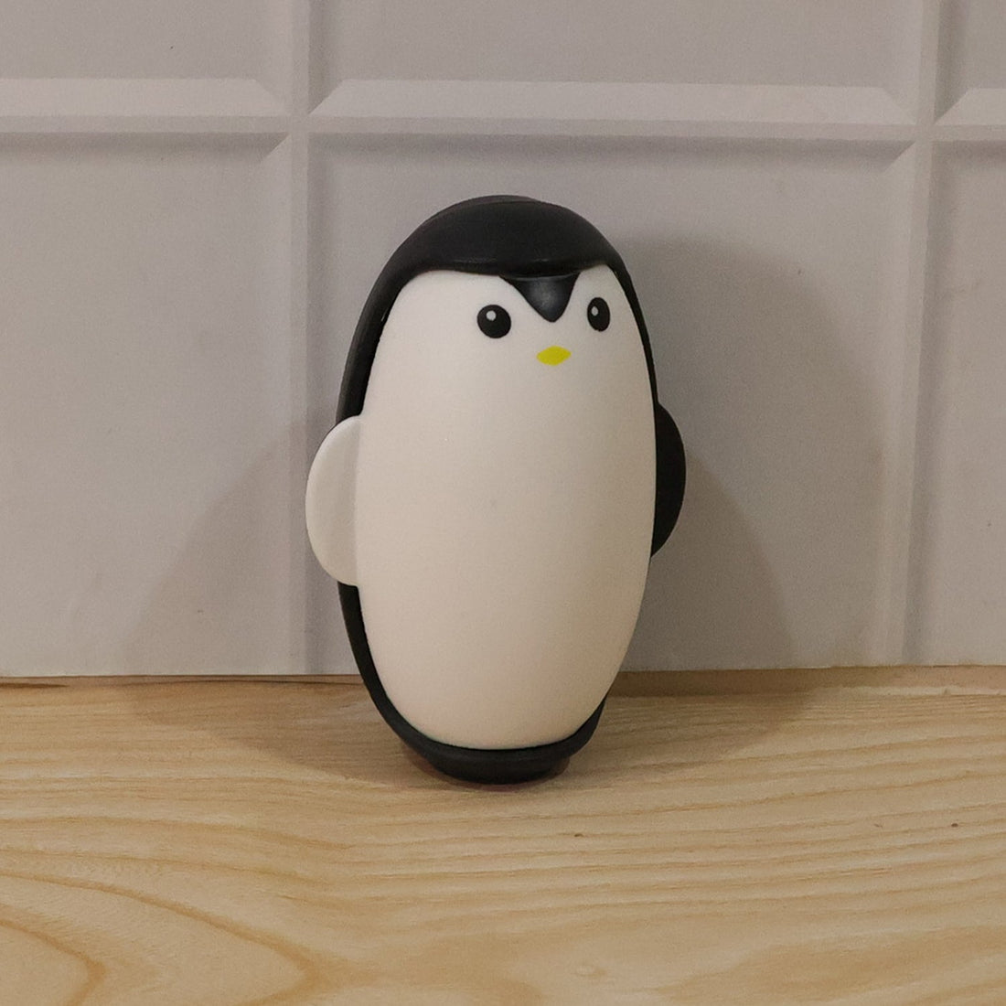 Penguin reusable lint roller product