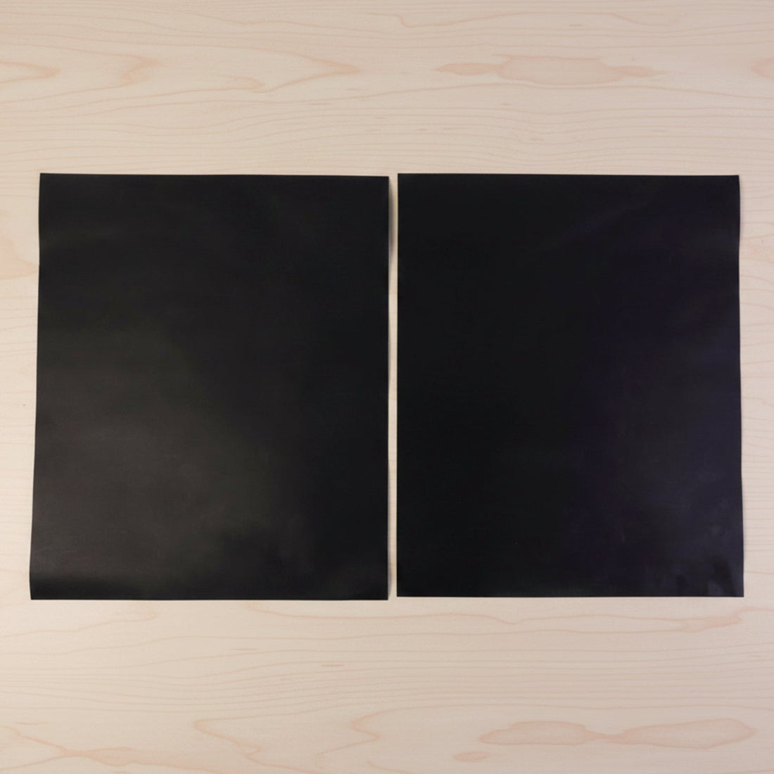Easy-to-clean silicone baking sheet liners for oven baking